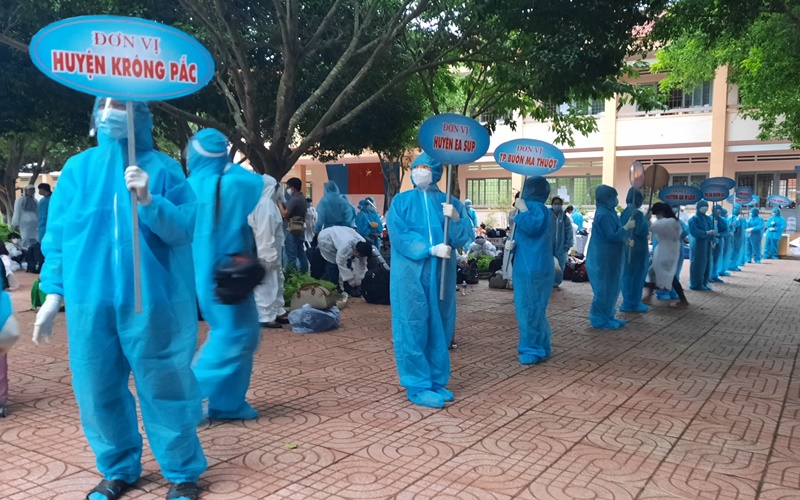 Triển khai các phương án đảm bảo công tác tiếp nhận công dân trở về  từ các tỉnh phía Nam an toàn phòng chống dịch COVID-19