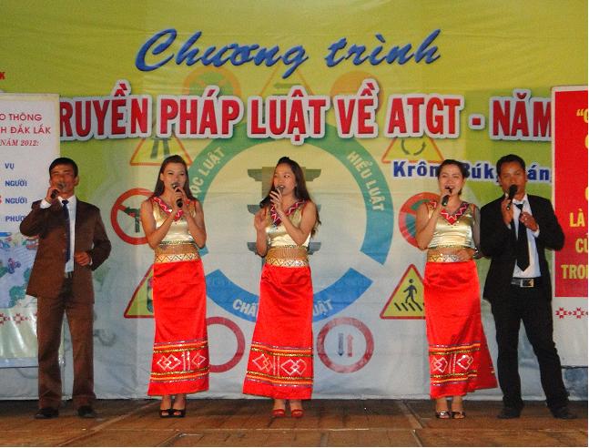 Chương trình Ca nhạc kịch tuyên truyền pháp luật về An toàn giao thông – năm 2012