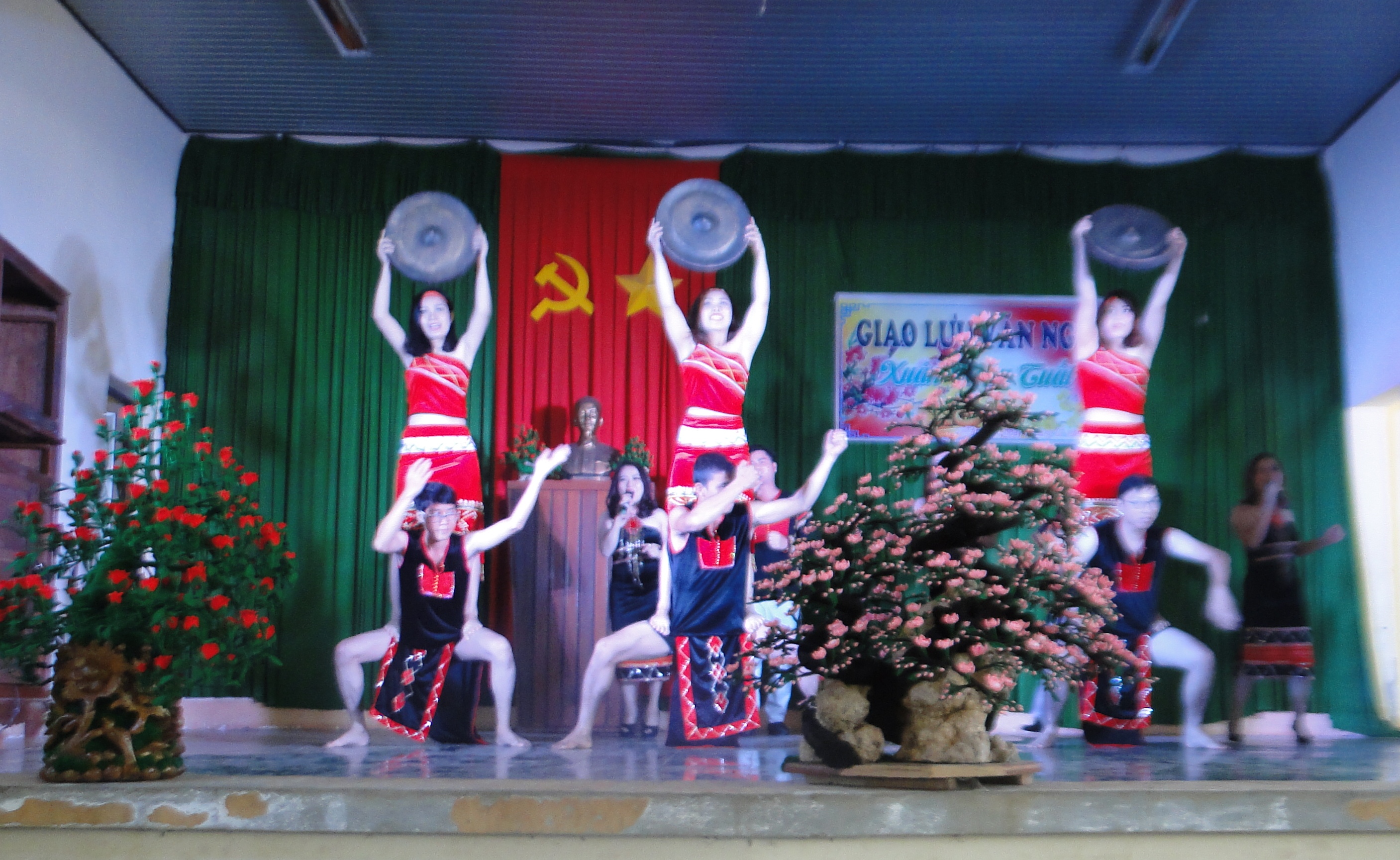 CHƯƠNG TRÌNH GIAO LƯU VĂN NGHỆ VỚI CÁC HỌC VIÊN  Ở CƠ SỞ ĐIỀU TRỊ CAI NGHIỆN MA TÚY