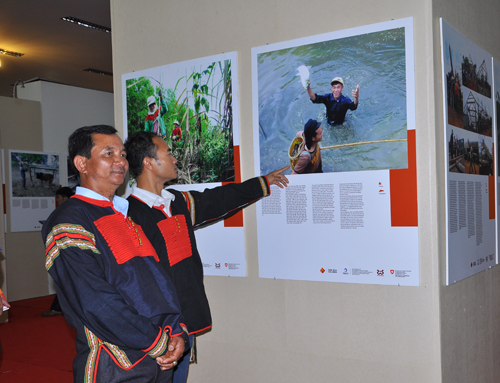 HỘI THẢO VÀ TRIỂN LÃM “VĂN HÓA CỦA MÌNH – NHỮNG BỨC ẢNH VÀ CÂU CHUYỆN CỦA TỘC NGƯỜI Ê ĐÊ TẠI ĐẮK LẮK