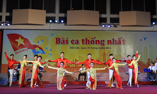 Chương trình ca múa nhạc “Bài ca thống nhất”