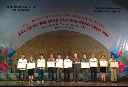 Liên hoan văn nghệ, thể thao quần chúng xây dựng đời sống văn hóa nông thôn mới, khu vực miền Trung – Tây Nguyên năm 2013