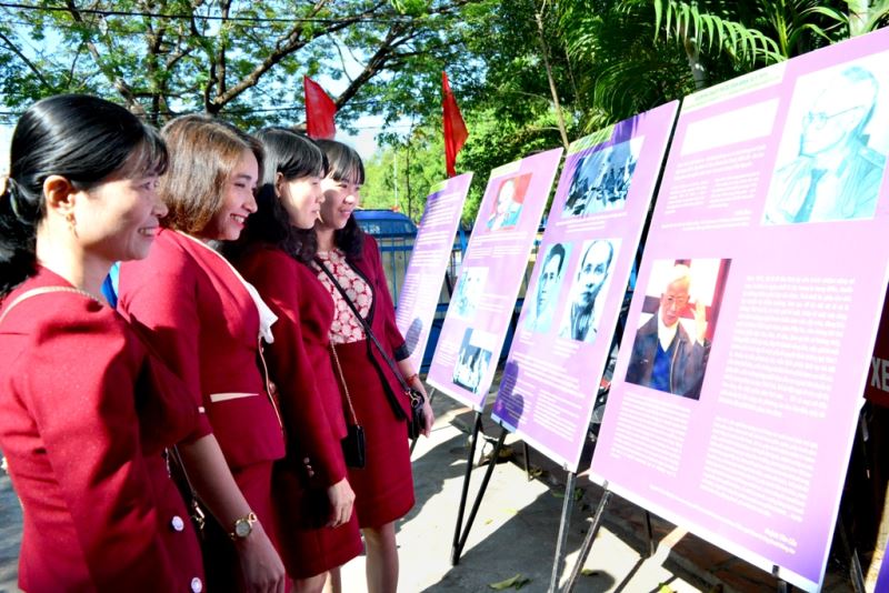 Triển lãm sách, ảnh, tư liệu kỷ niệm 42 năm Chiến thắng Buôn Ma Thuột