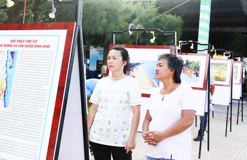 Triển lãm ảnh nghệ thuật: “Quê hương - con người vùng duyên hải Nam Trung Bộ và Tây Nguyên” tại Khánh Hòa