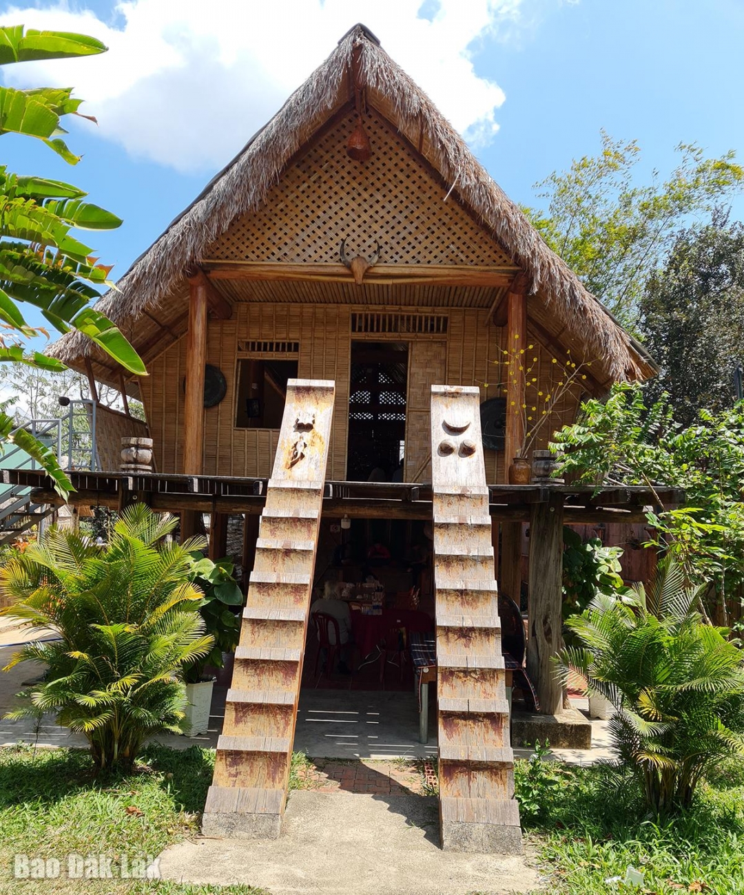 Chuyện chưa kể về nhà dài Êđê