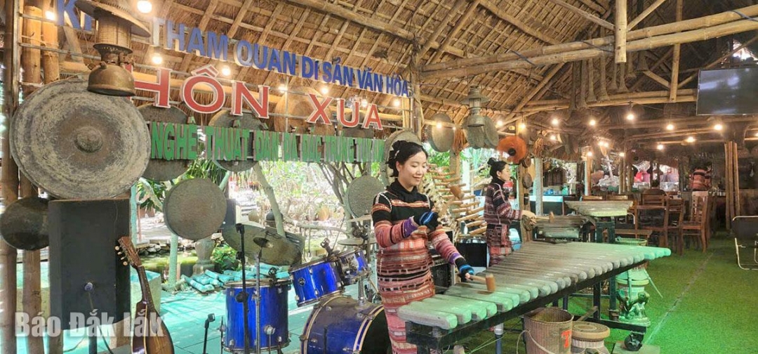 Về gành Đá Đĩa - nghe đàn đá ngàn năm