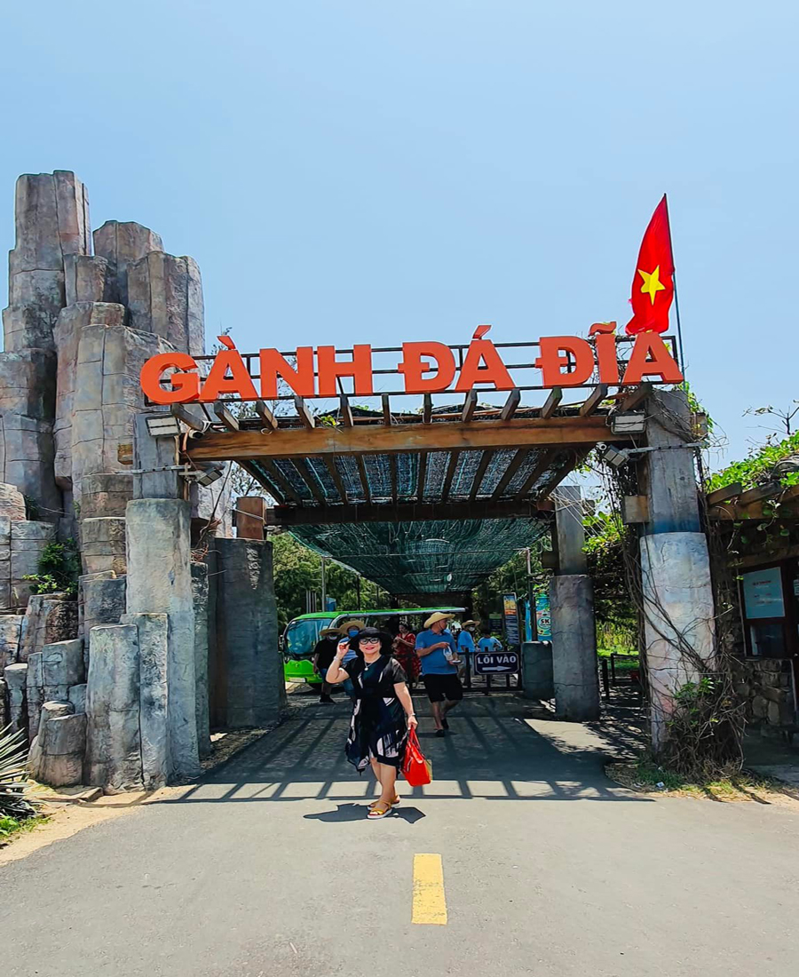 Di tích danh thắng quốc gia đặc biệt Gành Đá Đĩa: Điểm đến hấp dẫn du khách