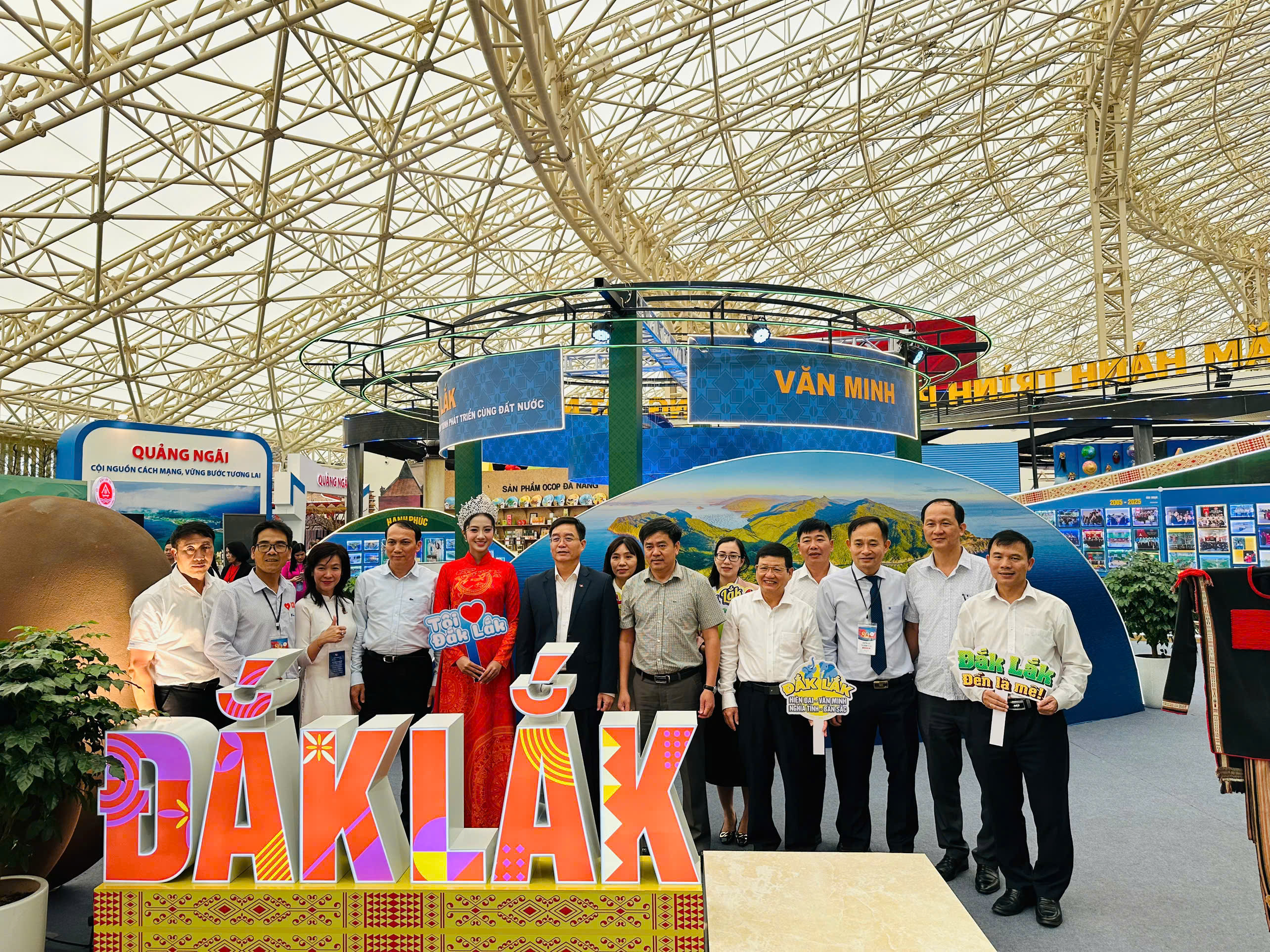 Khai mạc không gian triển lãm Đắk Lắk tại Hà Nội