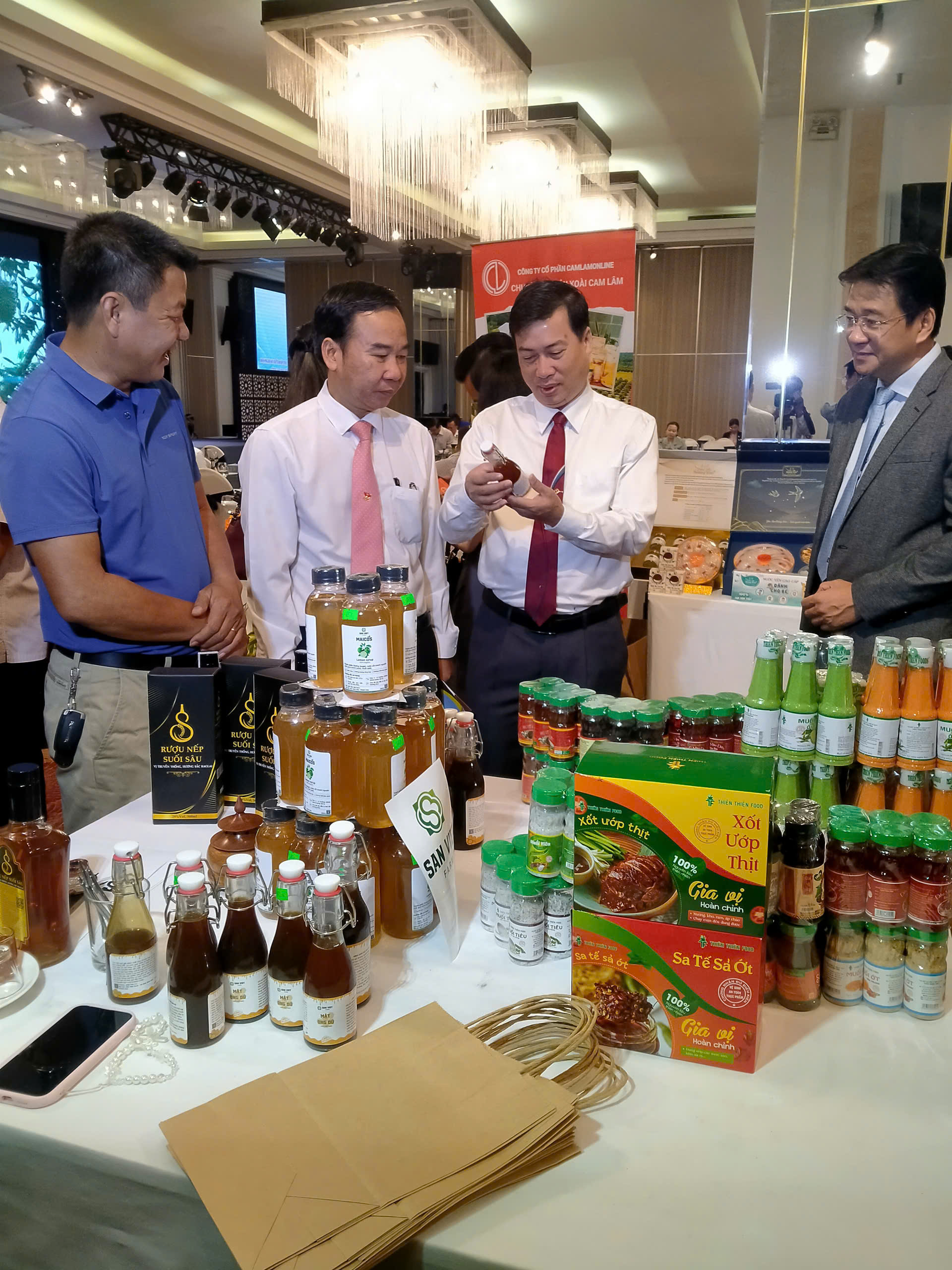 z7094641153579_b0e35d0f4e94ef8b84a1089e14eea0c4