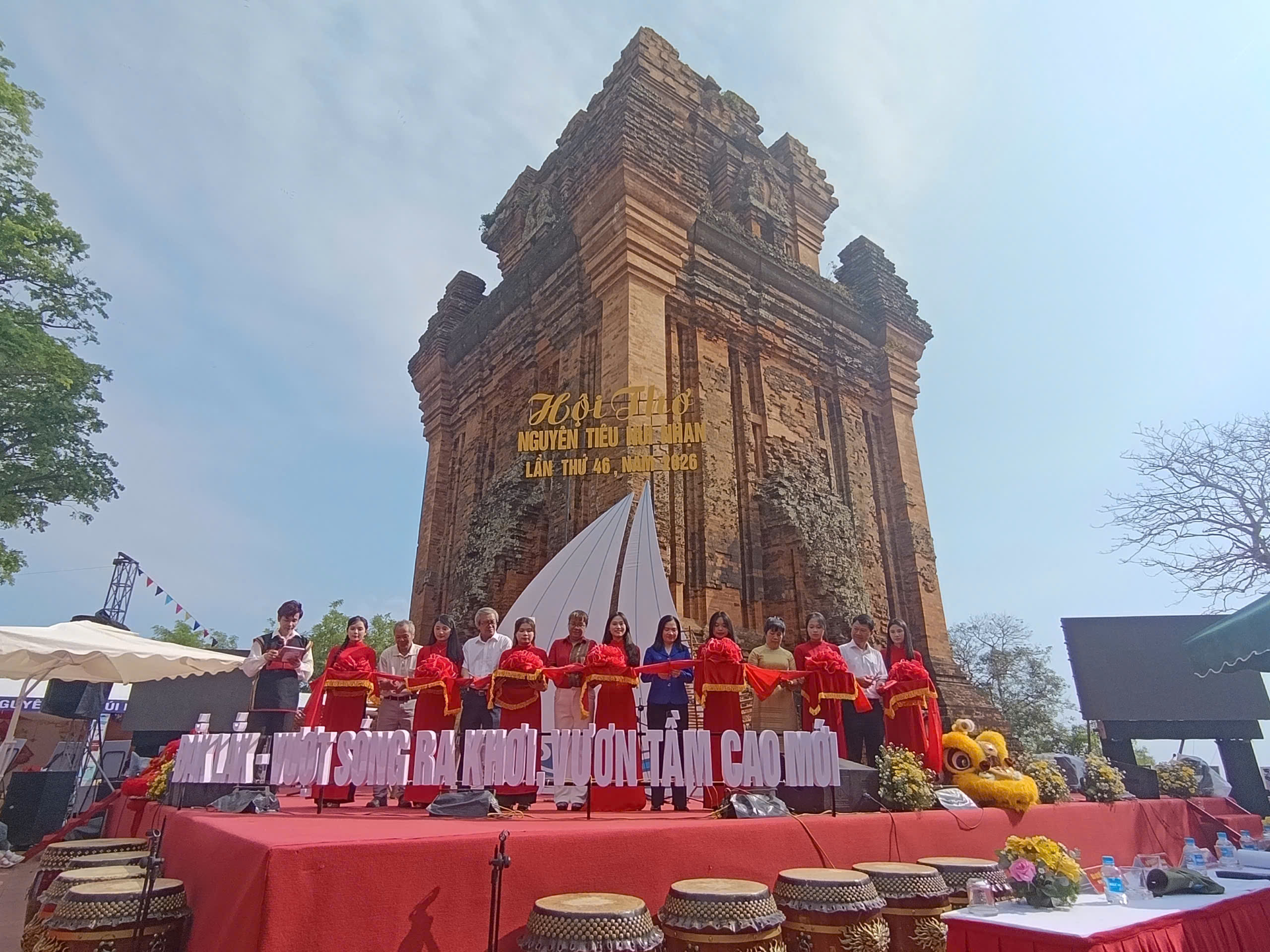 Khai mạc Hội thơ Nguyên Tiêu núi Nhạn lần thứ 46, năm 2026