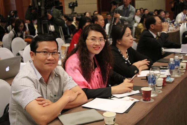 C&aacute;c đại biểu tham dự buổi họp b&aacute;o